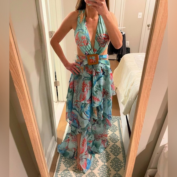 Island cut out maxi dress - Picture 2 of 3